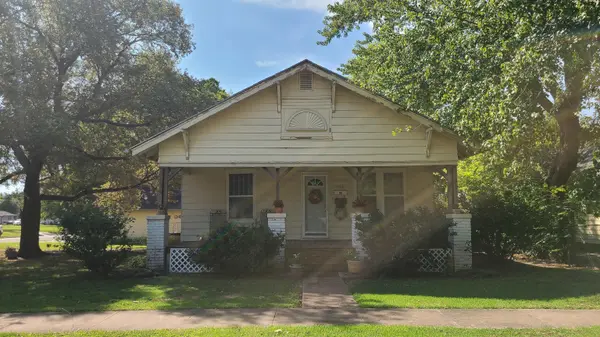 916 E Harvey, Wellington, KS 67152