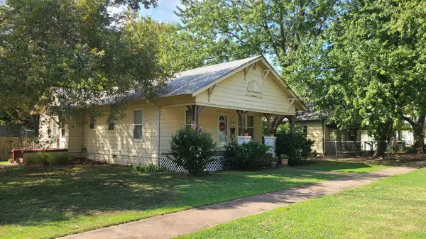 916 E Harvey, Wellington, KS 67152