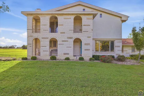 2929 SW Lagito DR, Topeka, KS 66614