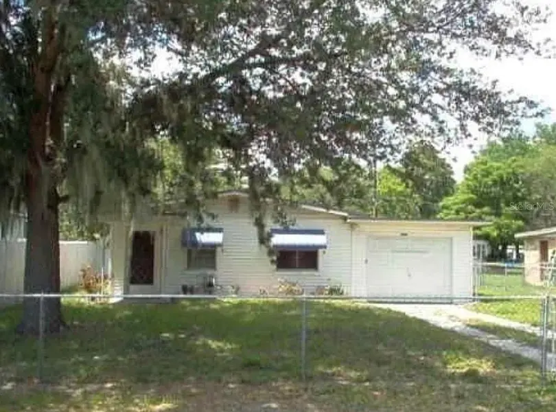 2607 SMITHTOWN DR, Lakeland, FL 33801