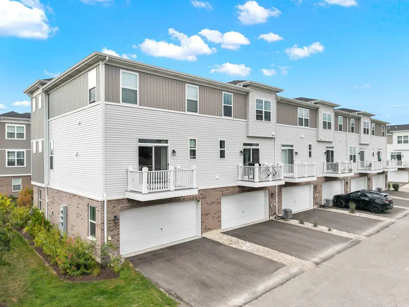 1125 Dock ST, Des Plaines, IL 60018