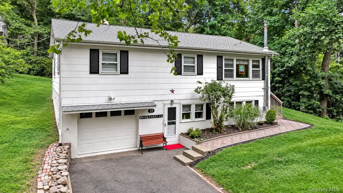 10 Woodycrest TRL, Monroe, NY 10950