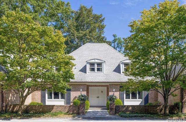 217 Feeks LN, Locust Valley, NY 11560