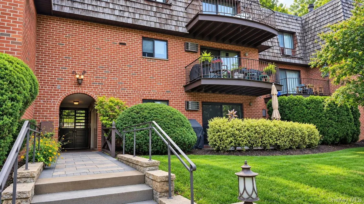 4 Briarcliff DR #9, Ossining, NY 10562