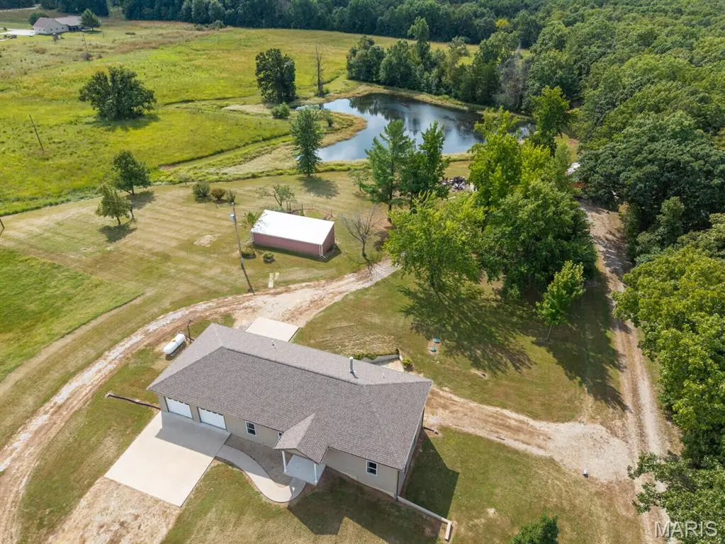 5704 County Road 262, Auxvasse, MO 65231