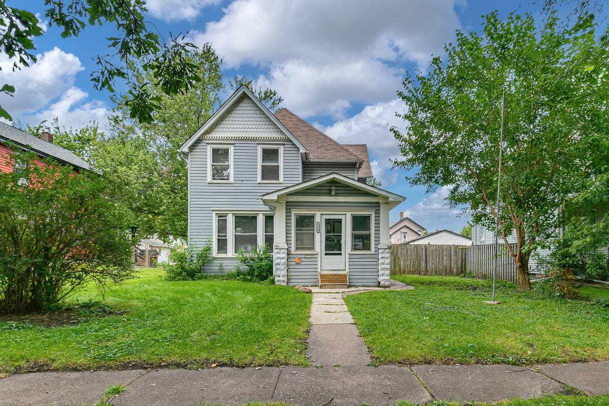 2214 W 2ND ST, Davenport, IA 52802