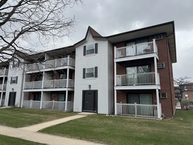 291 Gregory ST #12, Aurora, IL 60504