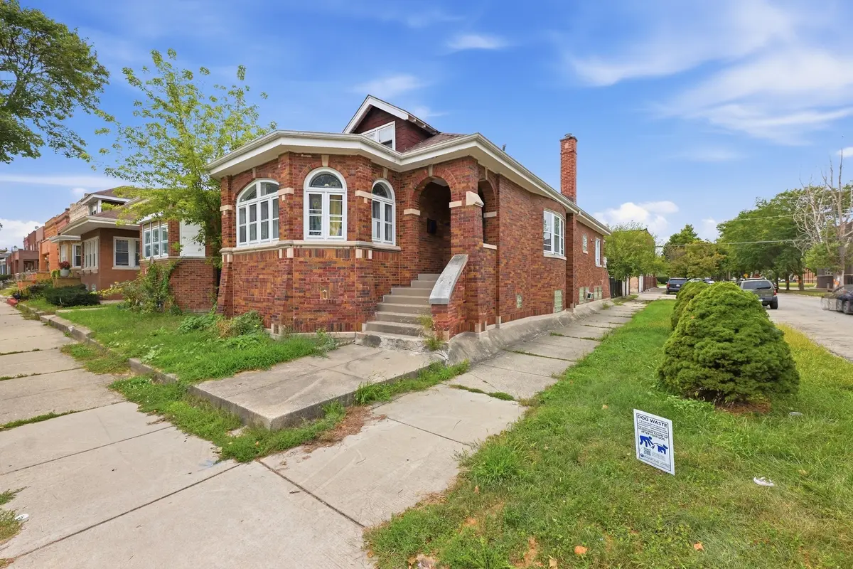 5700 S Maplewood AVE, Chicago, IL 60629