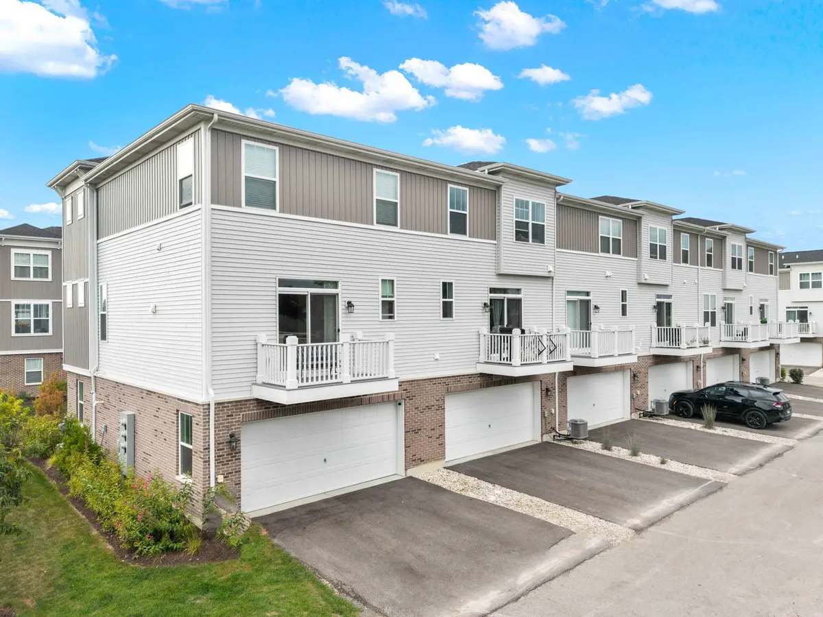 1125 Dock ST, Des Plaines, IL 60018