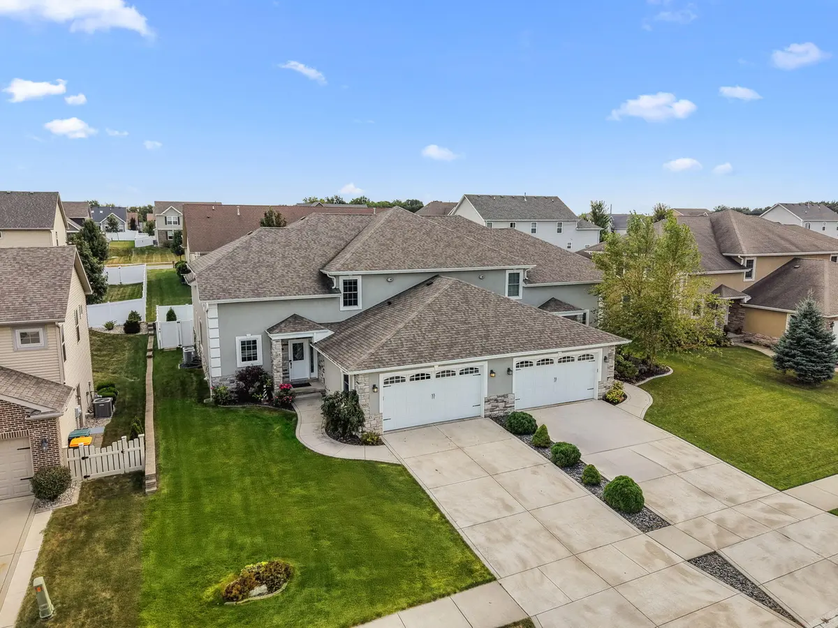 3002 Kickbush DR, Valparaiso, IN 46385