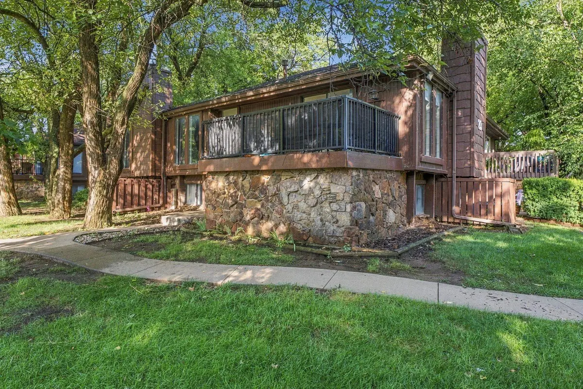 2421 S Yellowstone St #2302, Wichita, KS 67215