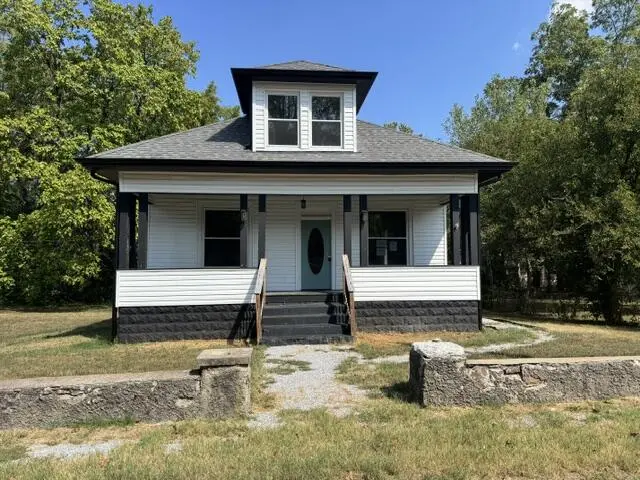 107 E Odell ST, Marionville, MO 65705