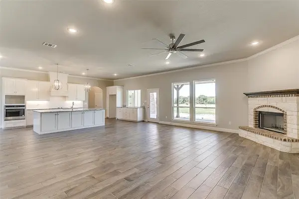1014 Gonzollas Road, Springtown, TX 76082