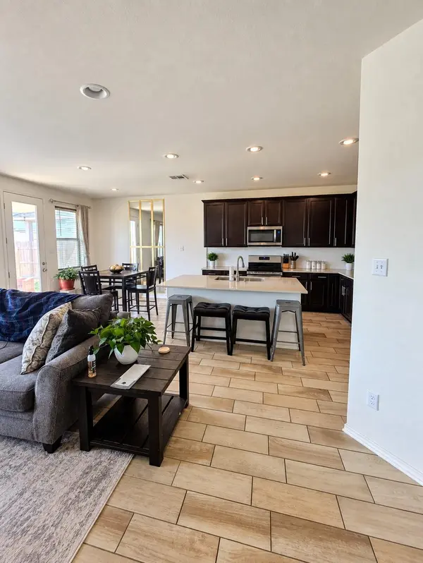 1007 Guernsey CV, Hutto, TX 78634