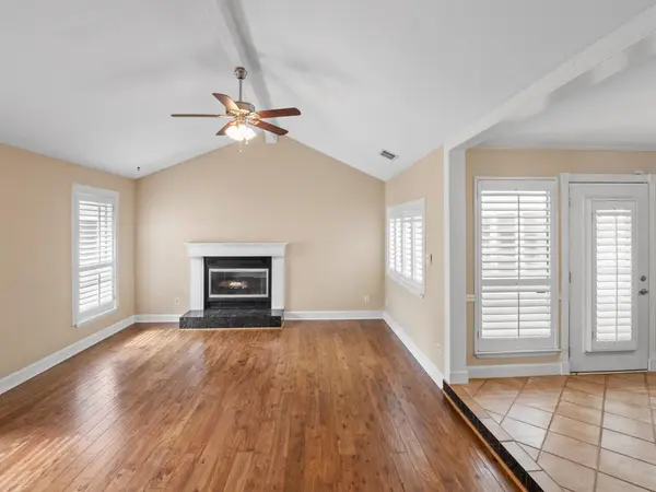 6109 Grass HOLW, Austin, TX 78750