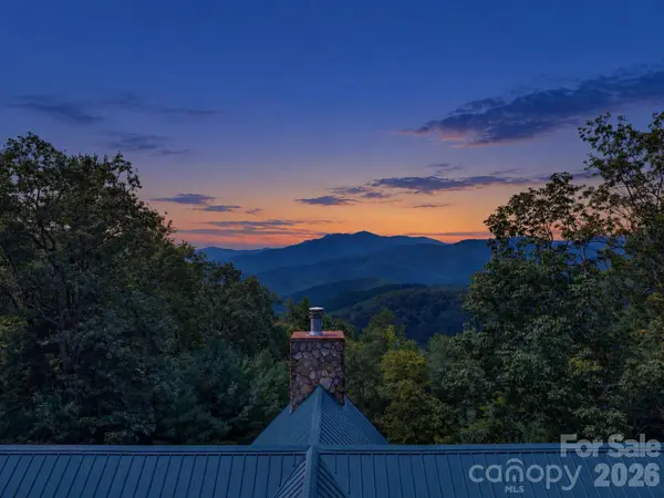 4880 Nightingale LN, Lenoir, NC 28645