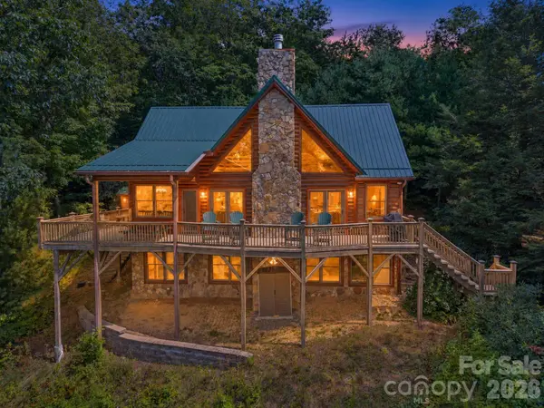 4880 Nightingale LN, Lenoir, NC 28645