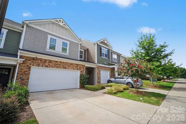 8131 Merryvale LN, Charlotte, NC 28214