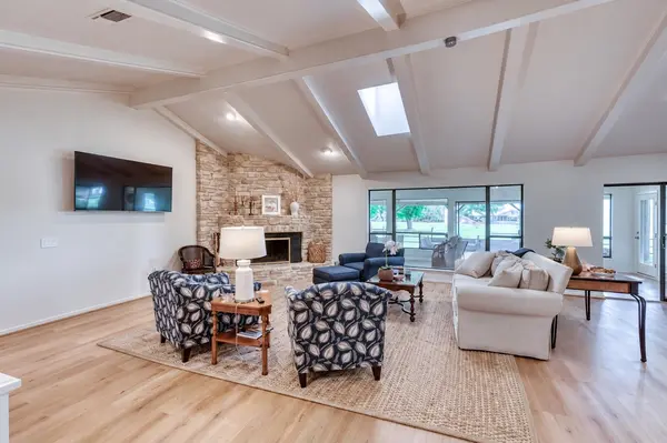 618 Hi Stirrup, Horseshoe Bay, TX 78657