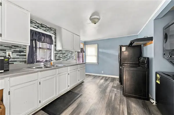 516 SW 13 ST, Blue Springs, MO 64015