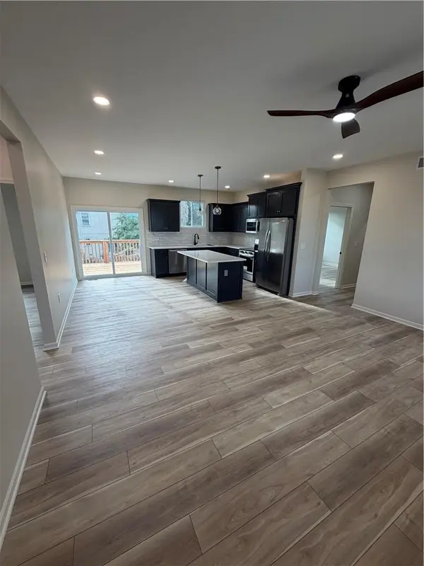 1415 Thomas DR, Louisburg, KS 66053