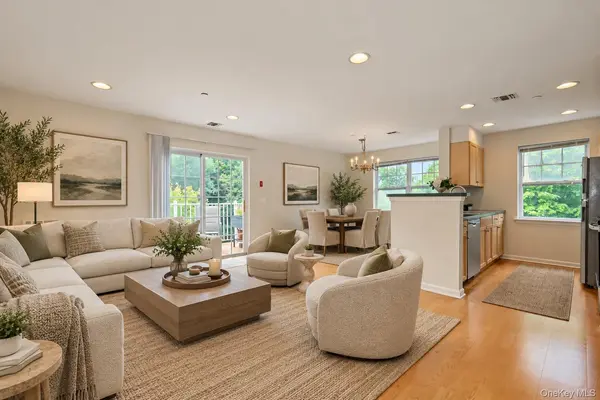 100 Woodcrest LN #124, Mount Kisco, NY 10549
