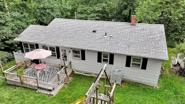10 Woodycrest TRL, Monroe, NY 10950