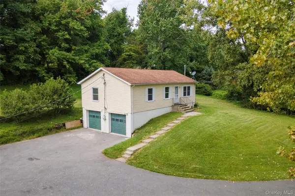 158 Stagecoach PASS, Stormville, NY 12582