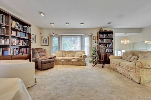 22 Woodmere BLVD, Woodmere, NY 11598