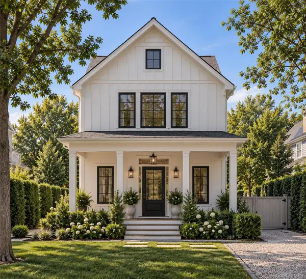 820 Wiggins ST, Greenport, NY 11944