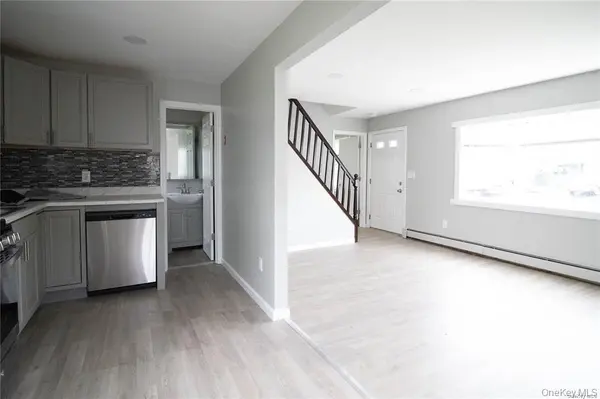 13 Flint RD, Amityville, NY 11701