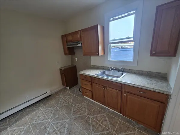 127 W Parmenter ST, Newburgh, NY 12550