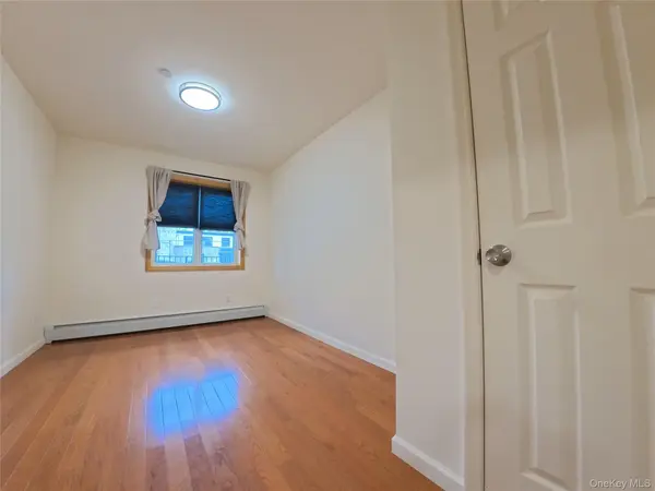 220-03 64th Avenu #1FL, Oakland Gardens, NY 11364
