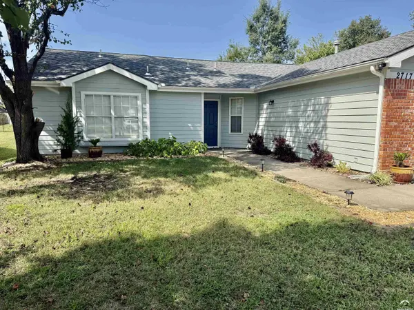 2717 Wildflower DR, Lawrence, KS 66047