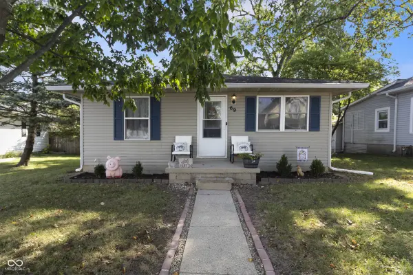 69 S Carlisle ST, Bargersville, IN 46106