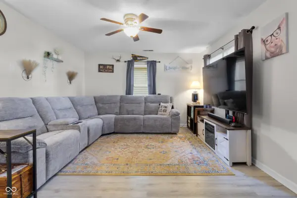 69 S Carlisle ST, Bargersville, IN 46106