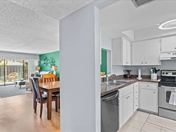 7364 CLOISTER DR #7364, Sarasota, FL 34231