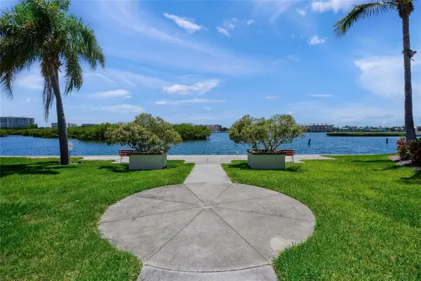 5823 TIDEWOOD AVE #8, Sarasota, FL 34231