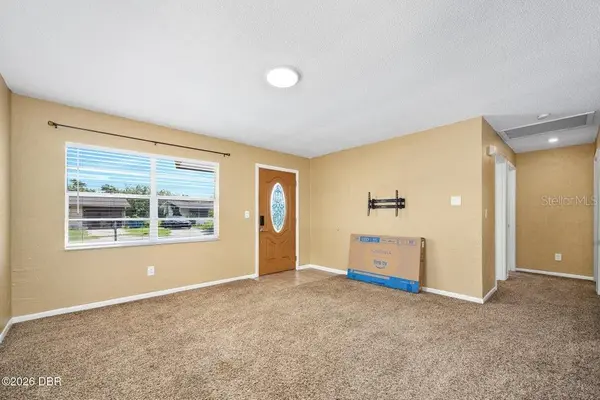 1324 GRANADA AVE, Daytona Beach, FL 32117