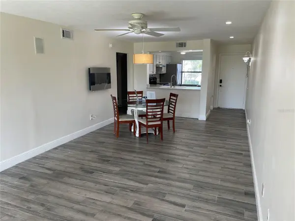 6111 LAKE POINTE DR #202, Orlando, FL 32822