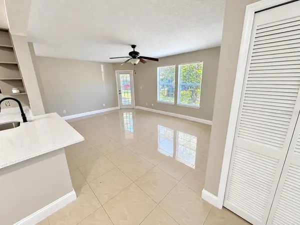 6112 WESTGATE DR #101, Orlando, FL 32835