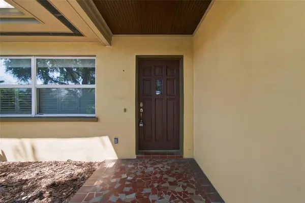 1612 SAN CHARLES DR, Dunedin, FL 34698