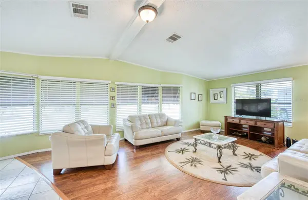 34 PELICAN DR E, Oldsmar, FL 34677