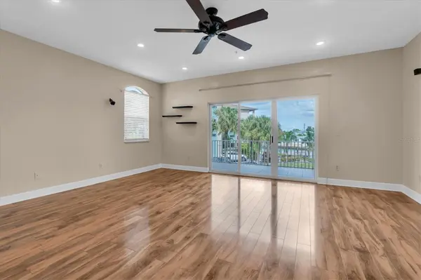 11595 GULF BLVD #1, Treasure Island, FL 33706