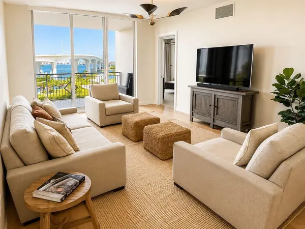 331 CLEVELAND ST #303, Clearwater, FL 33755