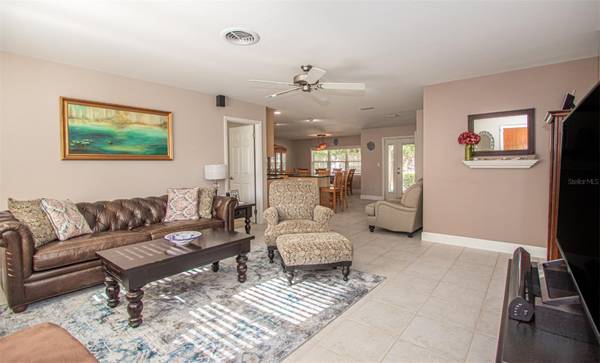 7864 15TH WAY N, St Petersburg, FL 33702