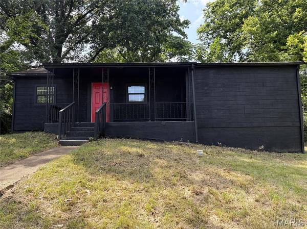 2235 Edmund AVE, St Louis, MO 63121