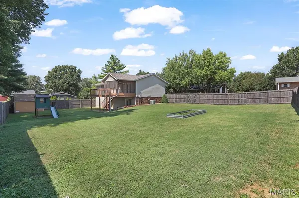913 Long Branch RD, Troy, IL 62294