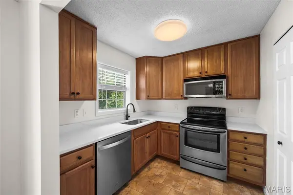 1614 Thrush TER, St Louis, MO 63144