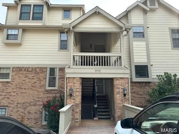 2300 Yellowstone Park CT #F, Maryland Heights, MO 63043